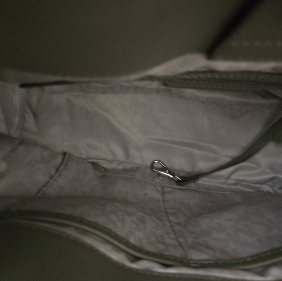 Michael Kors Bag EUC - Picture 12 of 16